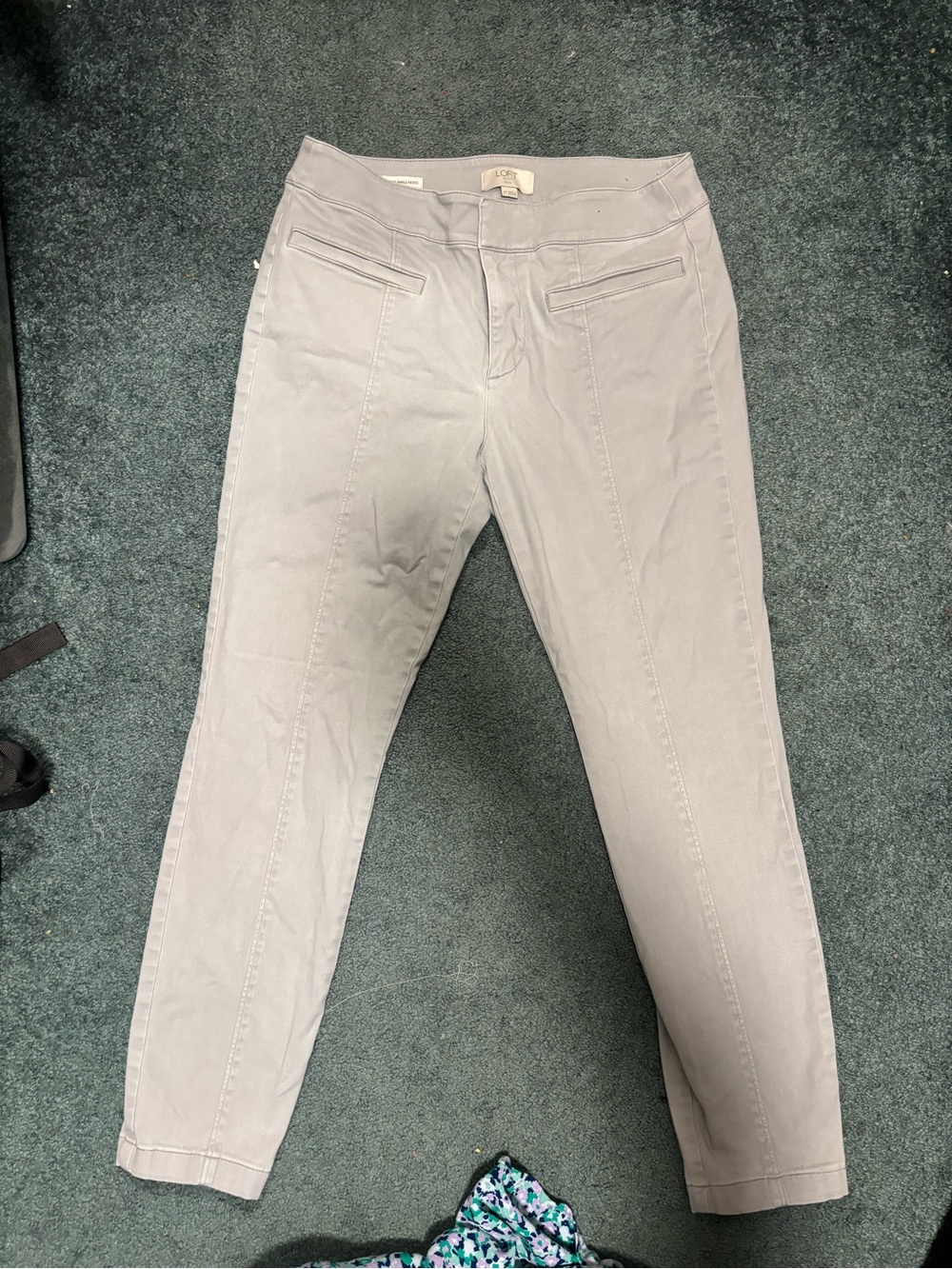 LOFT Light Gray Cropped Skinny Ankle Pants Petite